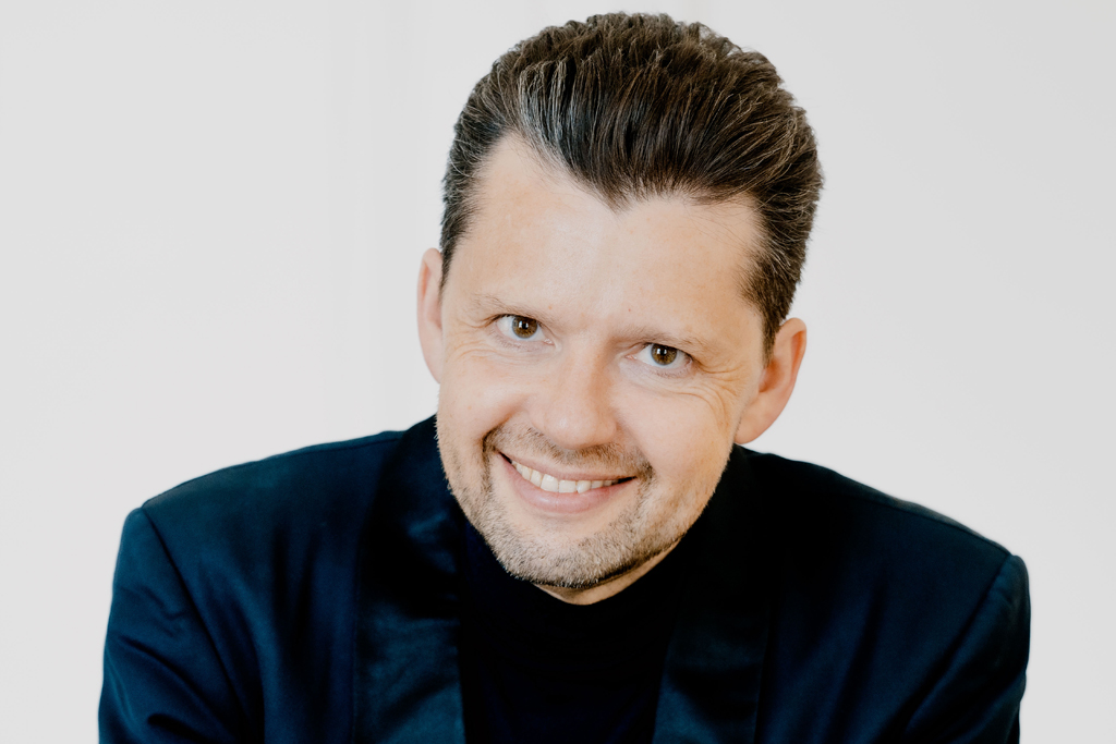 Julian Rachlin signs to Knight Classical