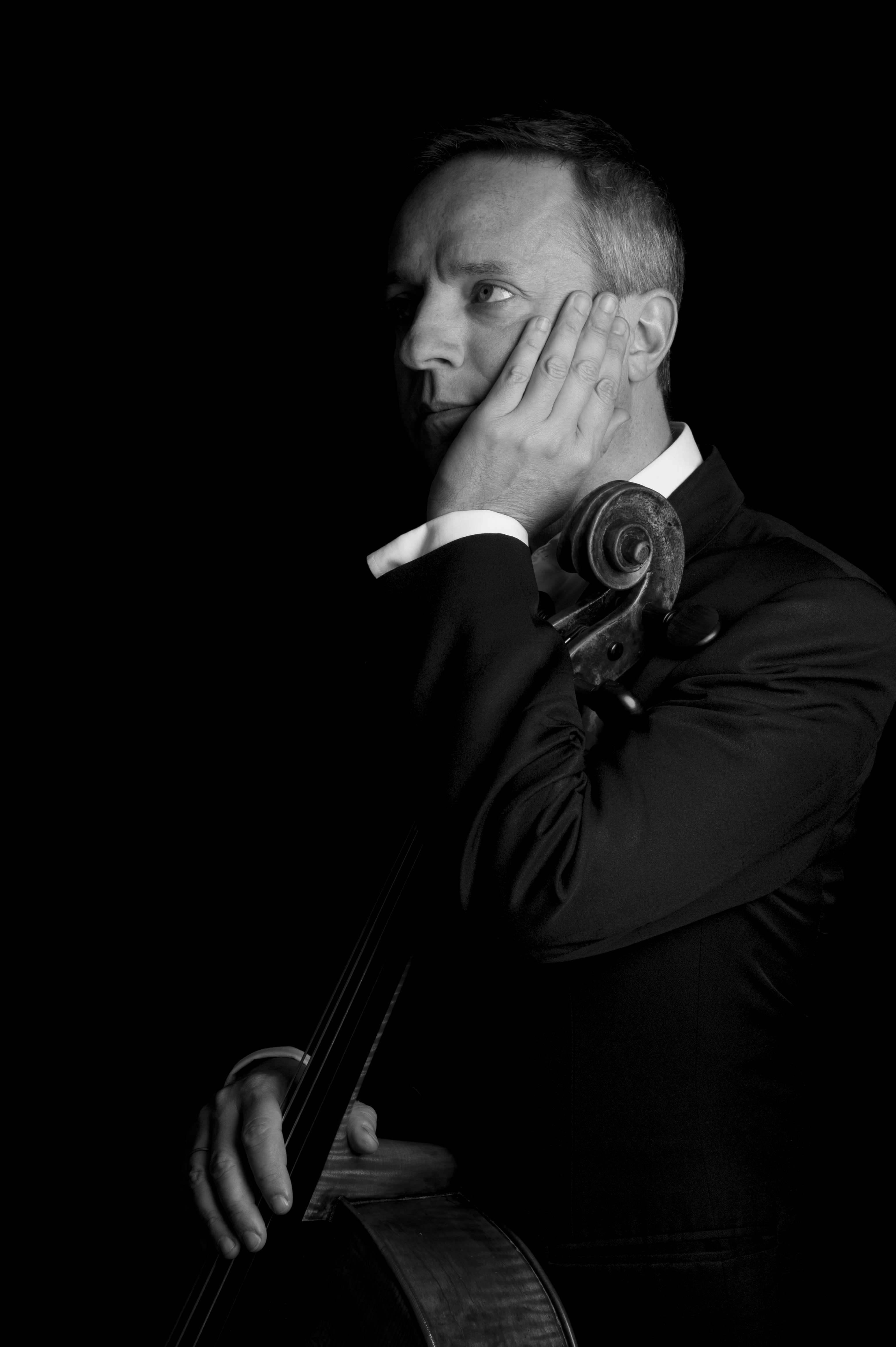 Marc Coppey performs Dvorak in Porto